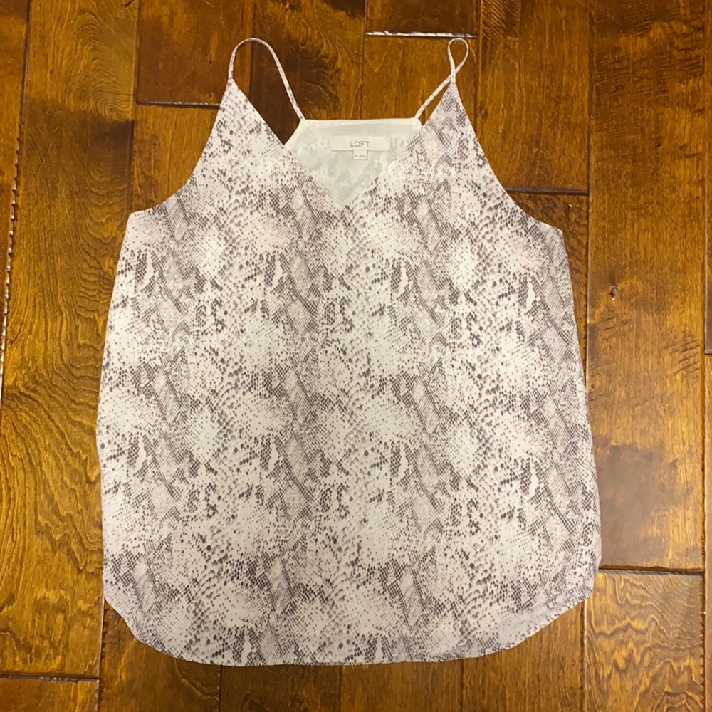 LOFT v-neck snakeskin blouse size Medium